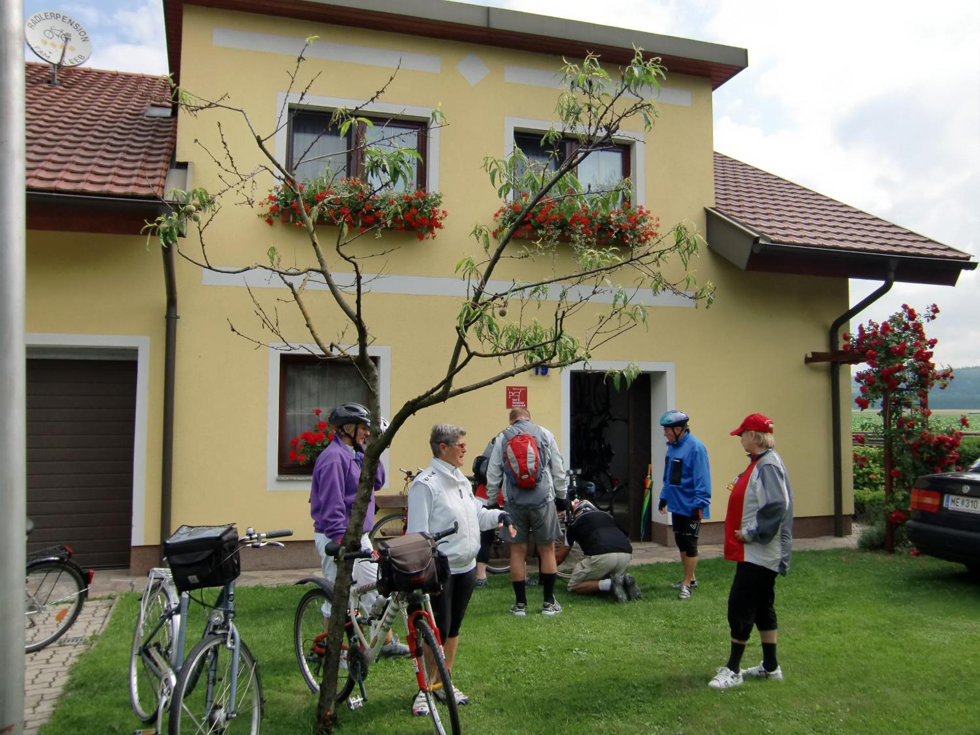 פרסנביוג Privatzimmer Und Ferienwohnungen Leeb מראה חיצוני תמונה
